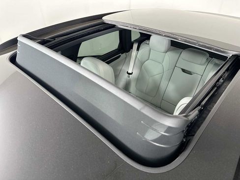 New 2025 Porsche Macan image 22