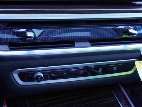 Certified 2025 BMW X5 xDrive50e w/ Premium Package image 29