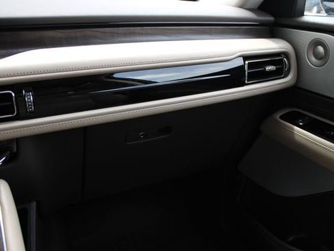 Used 2024 Lincoln Aviator Reserve w/ Equipment Group 201A AWD/4WD image 24