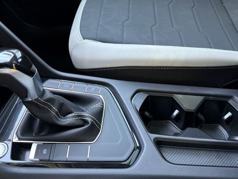 New 2026 Volkswagen Taos SE FWD image 12
