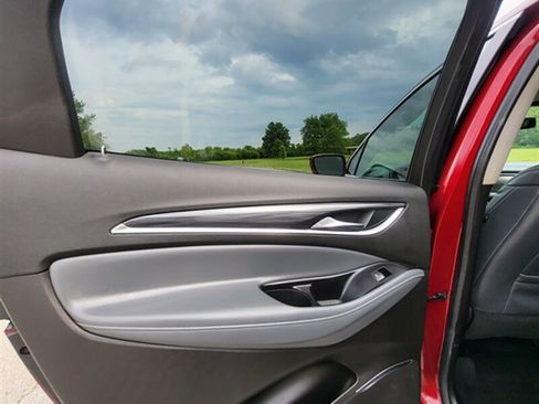 Used 2018 Buick Enclave Essence FWD image 28