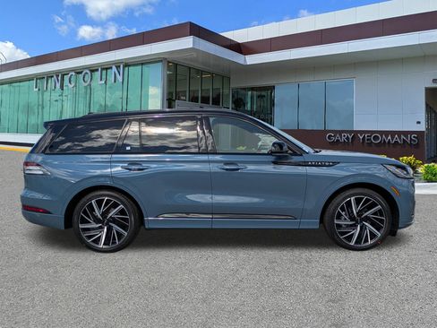 New 2026 Lincoln Aviator Black Label w/ Black Label Special Edition AWD/4WD image 3