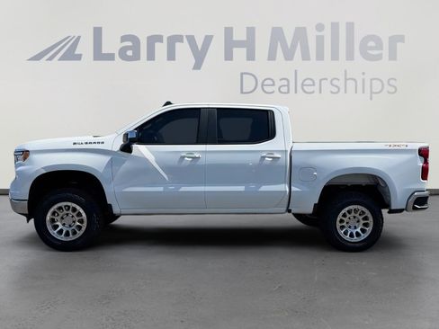 Used 2024 Chevrolet Silverado 1500 LT AWD/4WD image 2