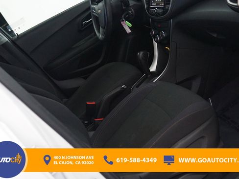 Used 2020 Chevrolet Trax LS FWD image 8