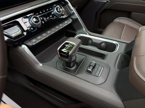 Used 2023 GMC Sierra 1500 Denali w/ Denali Reserve Package AWD/4WD image 37