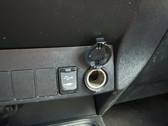 Used 2018 Toyota RAV4 XLE FWD image 32