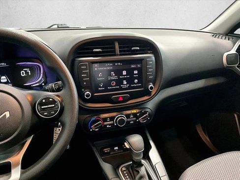 Used 2024 Kia Soul LX FWD image 8