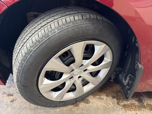 Used 2023 Toyota Corolla LE FWD image 4