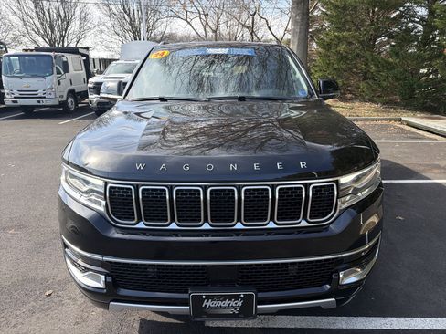 Used 2024 Jeep Wagoneer Series II w/ Flexible Seating Group image 3