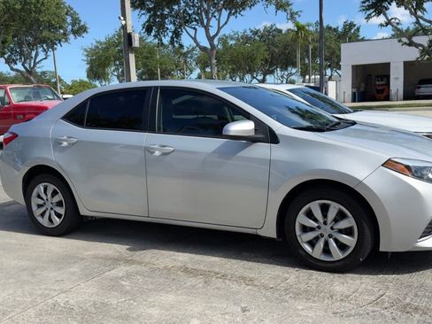 Used 2015 Toyota Corolla LE FWD image 6