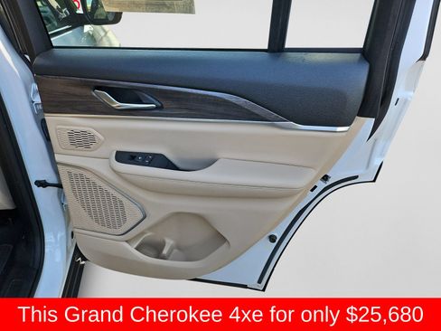 Used 2024 Jeep Grand Cherokee Limited 4xe AWD/4WD image 37