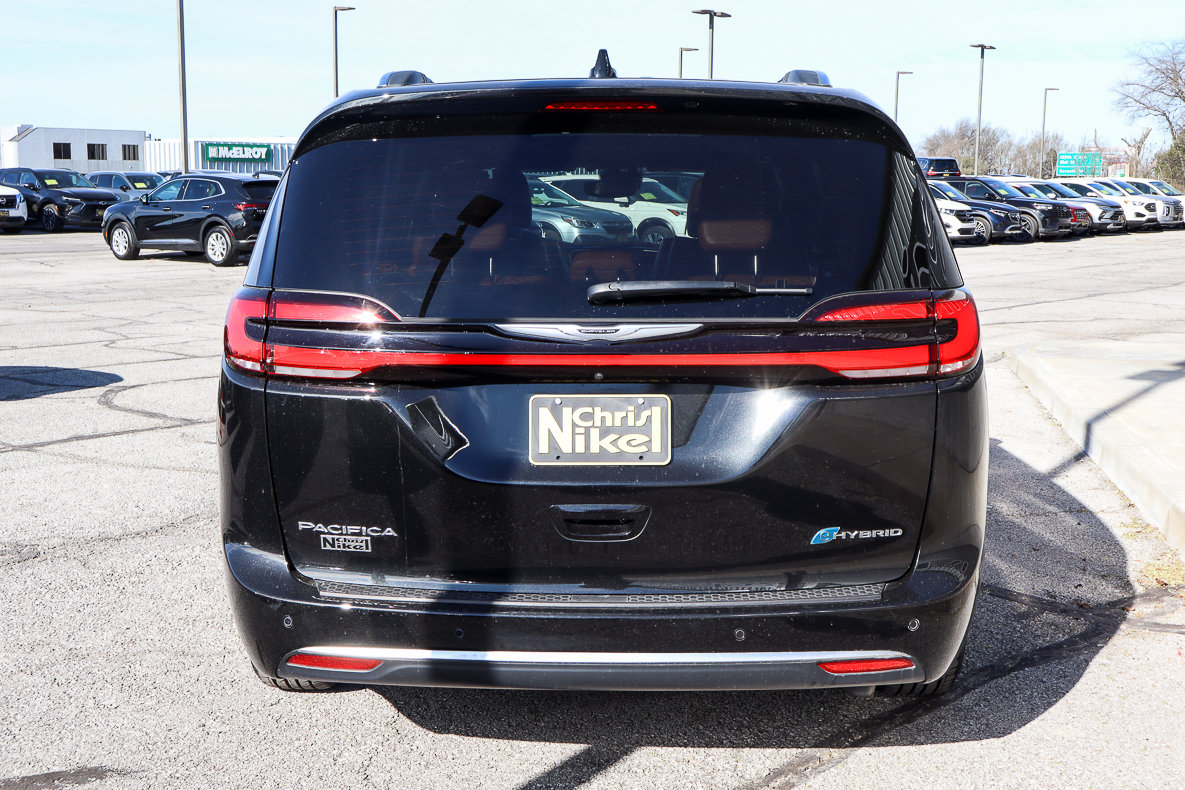Used 2024 Chrysler Pacifica Pinnacle FWD image 5