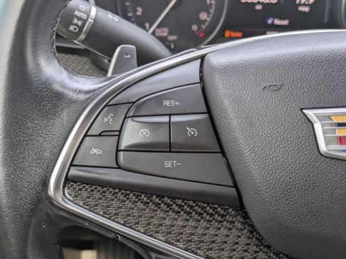 Used 2022 Cadillac XT5 Sportv w/ LPO, ONYX Package image 17