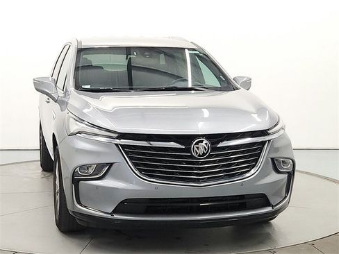 Used 2024 Buick Enclave Premium image 2