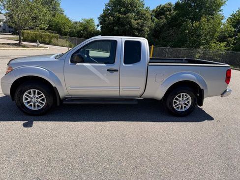 Used 2016 Nissan Frontier SV w/ SV Value Truck Package AWD/4WD image 8