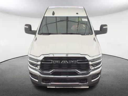 Used 2026 RAM 2500 Big Horn AWD/4WD image 2