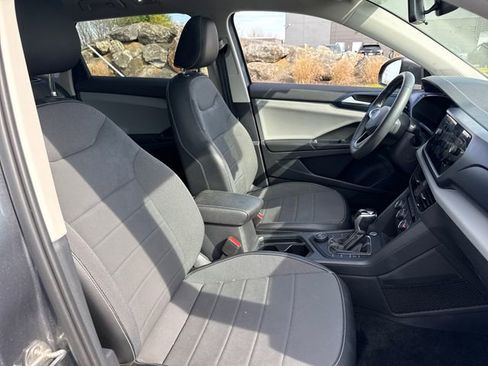 Used 2022 Volkswagen Taos SE image 13