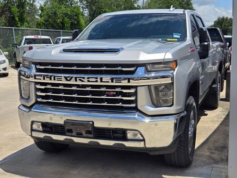 Used 2020 Chevrolet Silverado 2500 LTZ w/ LTZ Texas Edition AWD/4WD image 3