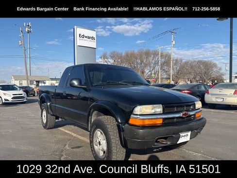 Used 1998 Chevrolet S10 Pickup LS w/ Preferred Equipment Group image 2