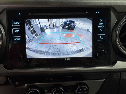 Used 2018 Toyota Tacoma SR5 RWD image 32