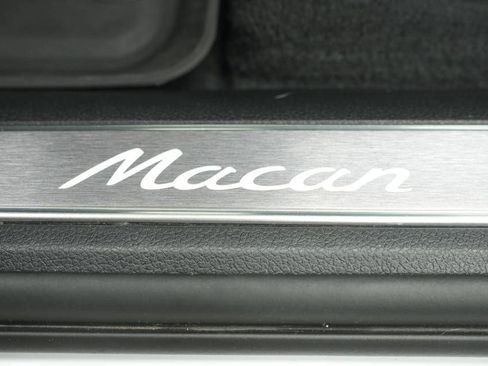 Certified 2026 Porsche Macan AWD/4WD image 34
