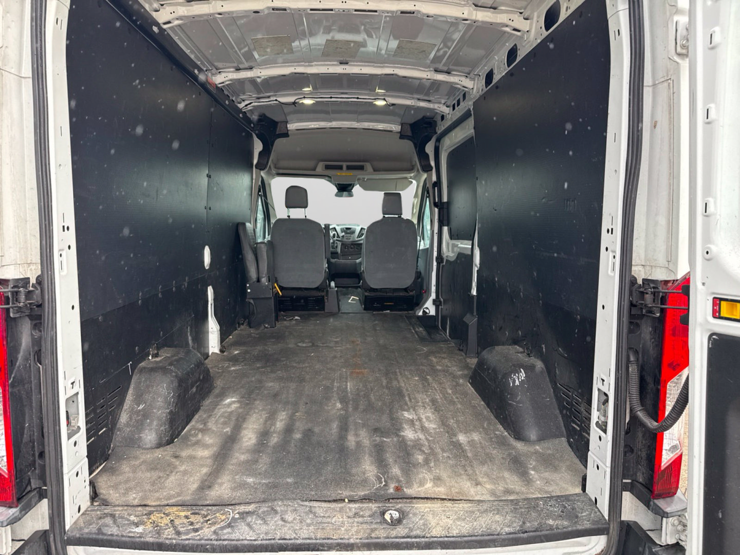 Used 2017 Ford Transit 250 148 Medium Roof RWD image 13
