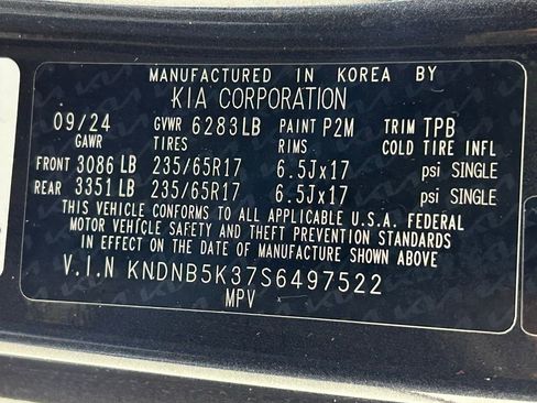 Used 2025 Kia Carnival image 36