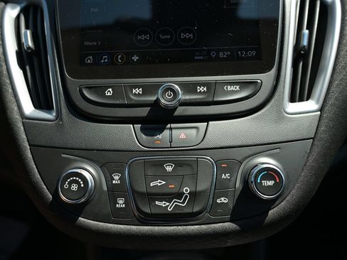 Used 2022 Chevrolet Malibu RS FWD image 3