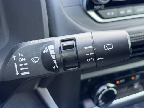 Used 2023 Nissan Rogue S AWD/4WD image 17
