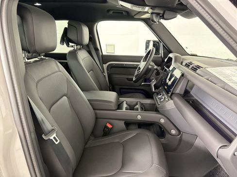 New 2026 Land Rover Defender 110 S image 31
