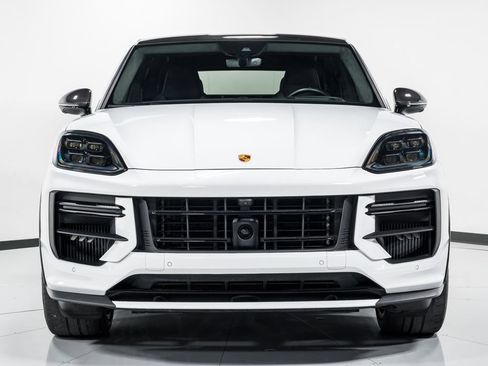Used 2024 Porsche Cayenne Turbo GT AWD/4WD image 8