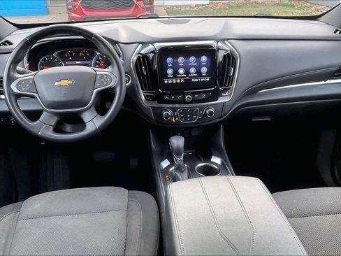 Used 2023 Chevrolet Traverse LT image 15