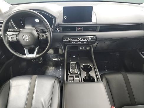 Used 2023 Honda Pilot Touring image 2