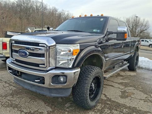 Used 2016 Ford F250 XLT w/ XLT Premium Package image 3