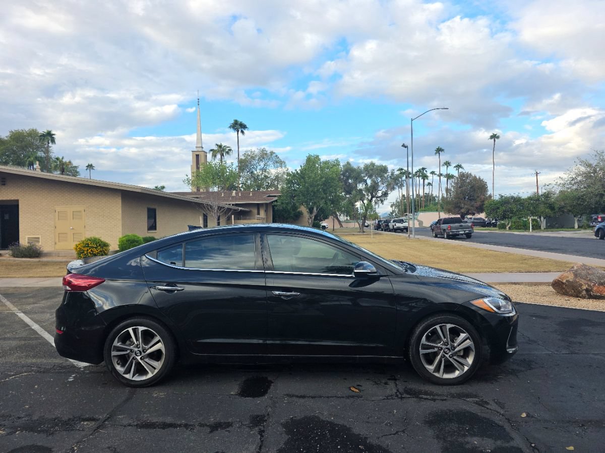 Used 2017 Hyundai Elantra Limited FWD image 3
