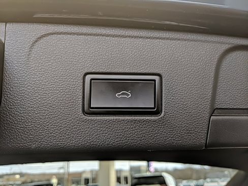 Used 2018 Volkswagen Atlas SEL image 10