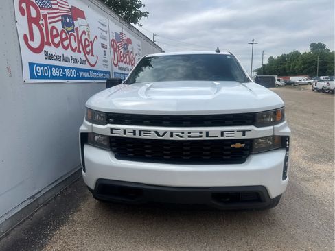 Used 2022 Chevrolet Silverado 1500 Custom w/ Safety Confidence Package AWD/4WD image 4