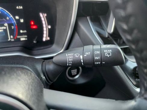 Used 2023 Toyota Corolla Cross XLE image 31