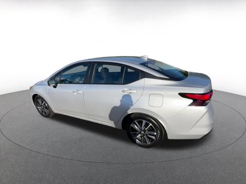Used 2025 Nissan Versa SV FWD image 9