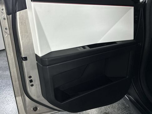 Used 2024 Tesla Cybertruck AWD Crew Cab image 33