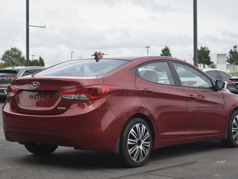 Used 2013 Hyundai Elantra Limited w/ Technology Pkg FWD image 3
