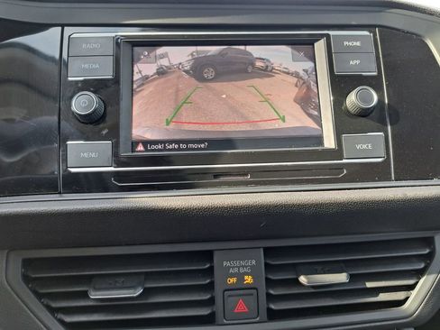 Used 2023 Volkswagen Jetta SE w/ Panoramic Sunroof Package image 11