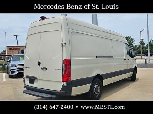Used 2020 Mercedes-Benz Sprinter 2500 image 3