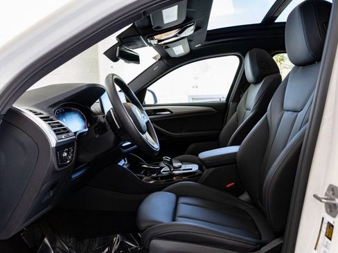 Certified 2025 BMW X4 xDrive30i image 14