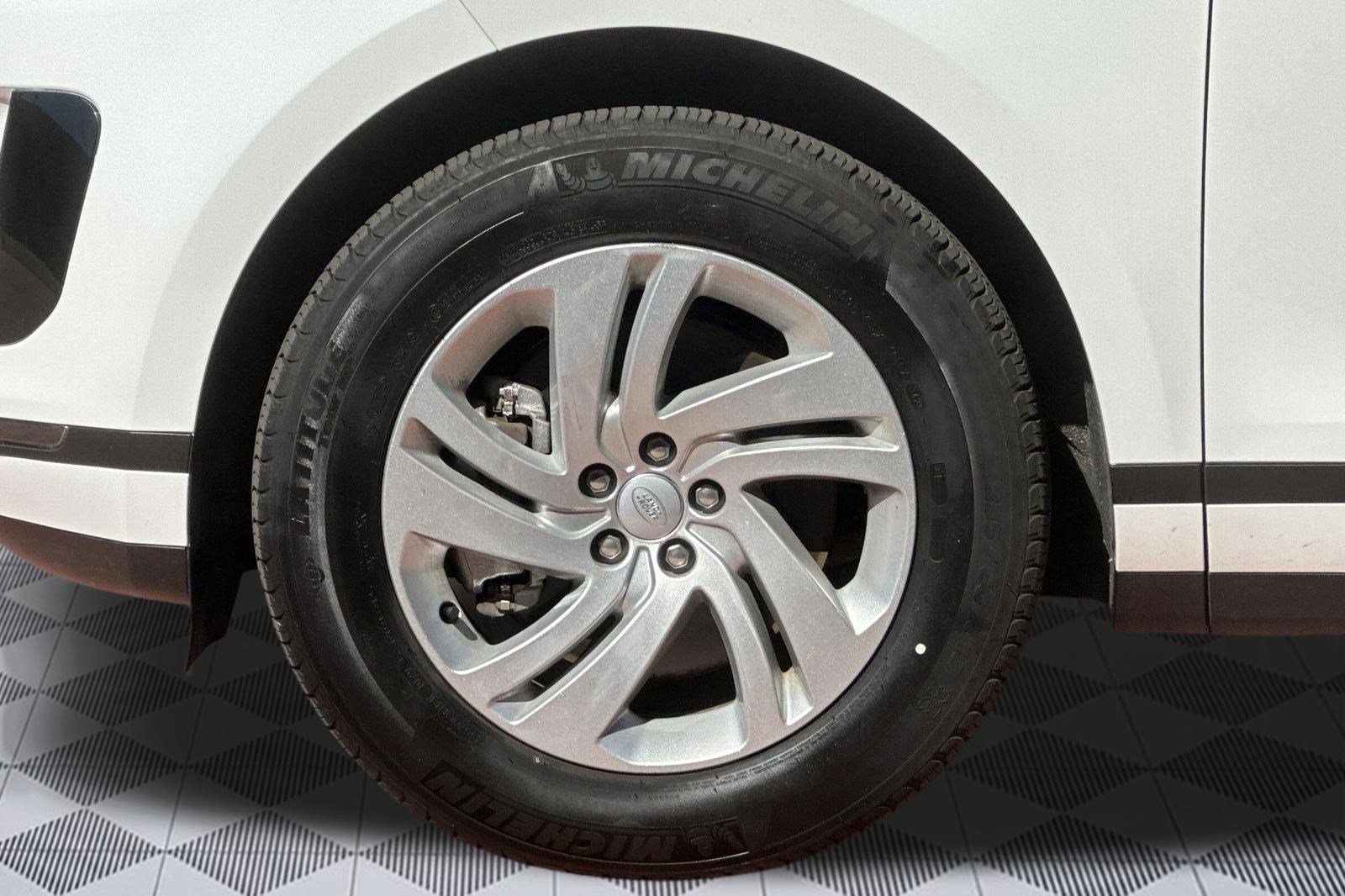 Used 2024 Land Rover Range Rover Evoque S AWD/4WD image 13