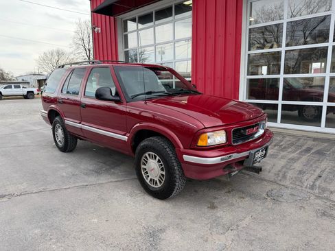 Used 1996 GMC Jimmy 4WD 4-Door image 2