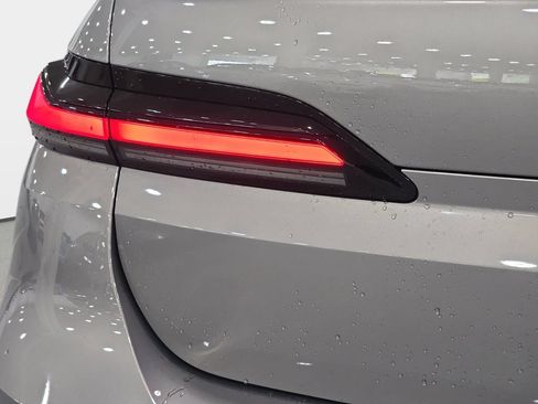 Used 2023 BMW 740i RWD image 23