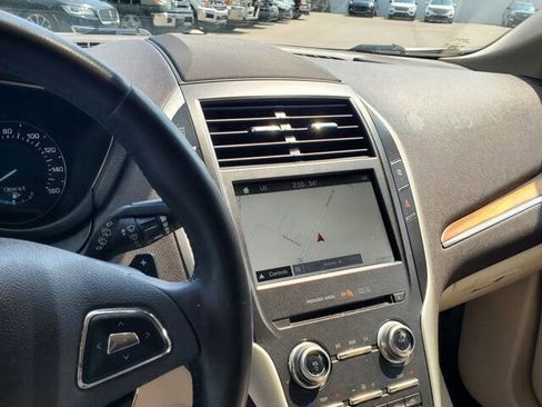 Used 2017 Lincoln MKC Select w/ Select Plus Package image 17