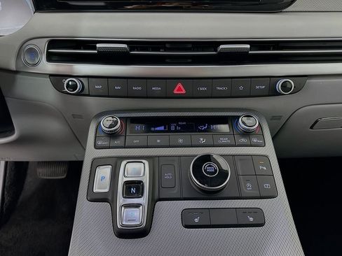 Used 2025 Hyundai Palisade SEL FWD image 16