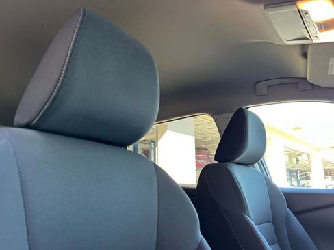 Used 2024 Nissan Rogue S image 22